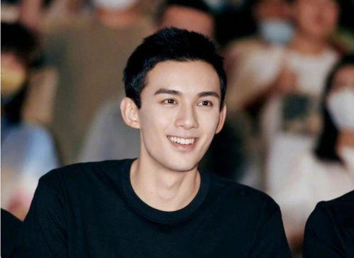 娱乐圈吃瓜看戏吴磊是谁,揭秘“吃瓜看戏”背后的吴磊传奇